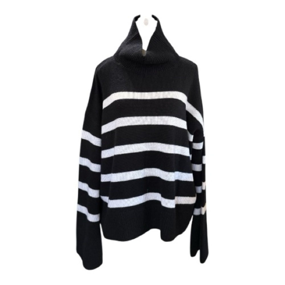 The Reset R Label Women’s Striped Turtleneck Sweater – Size XL